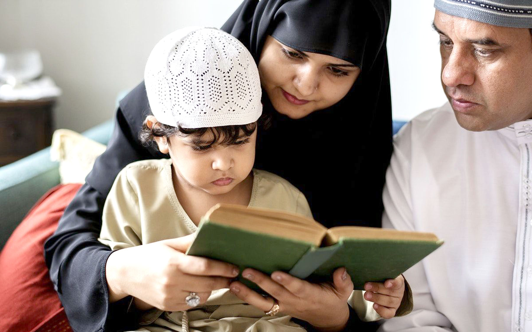 Learn how to explain allah to a child in Islam