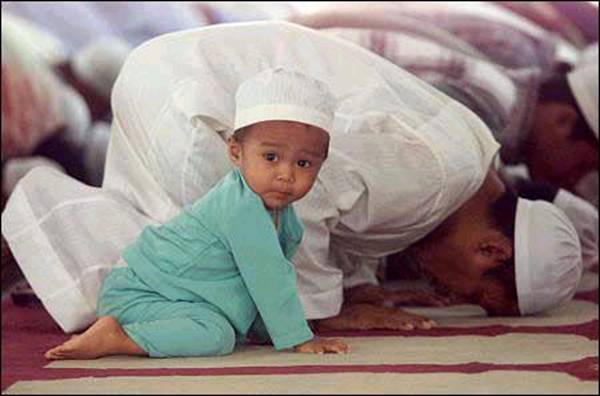 encourage children to pray and read the Quran